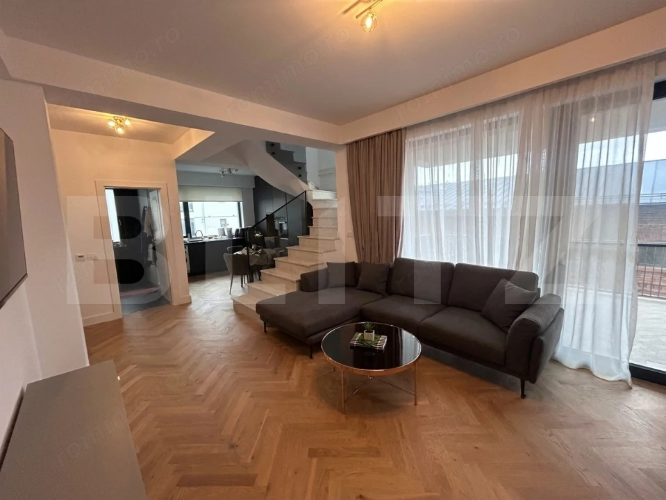 Apartament de lux cu 3 camere, zona centrala