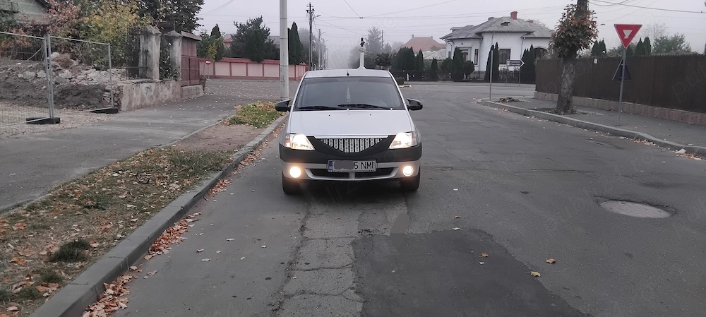 Dacia. Logan. Benzină. 