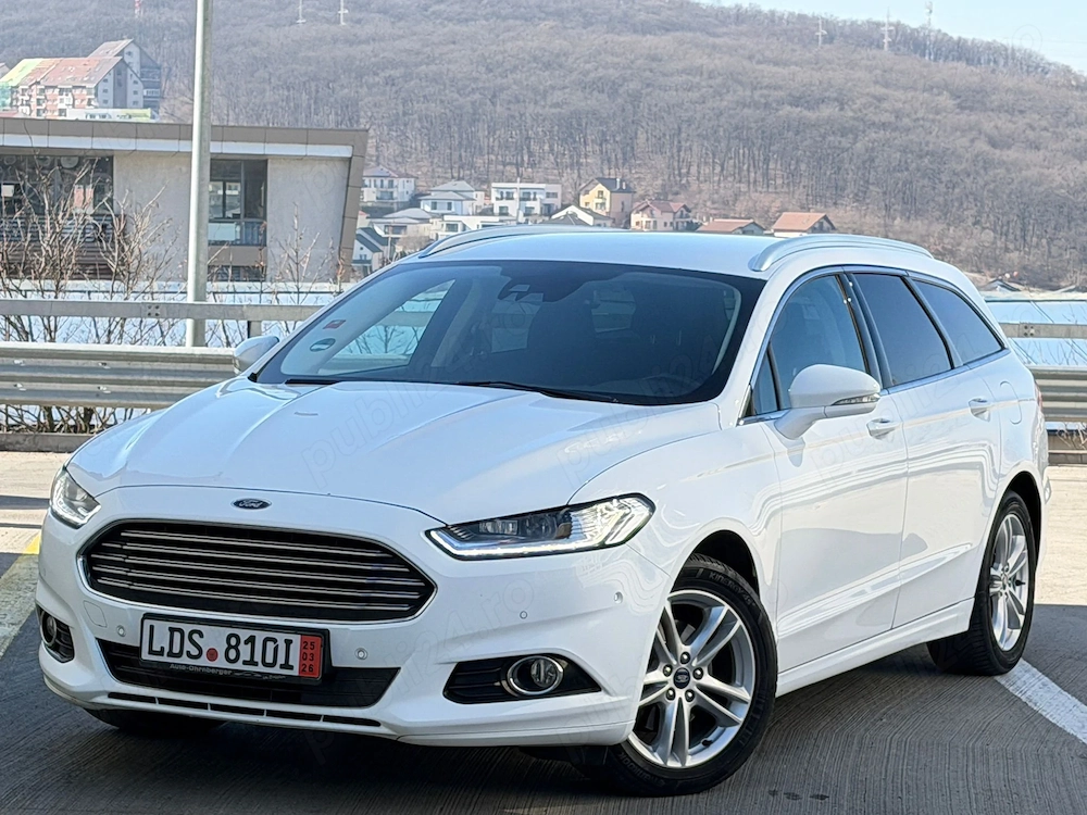   Vând Ford Mondeo 