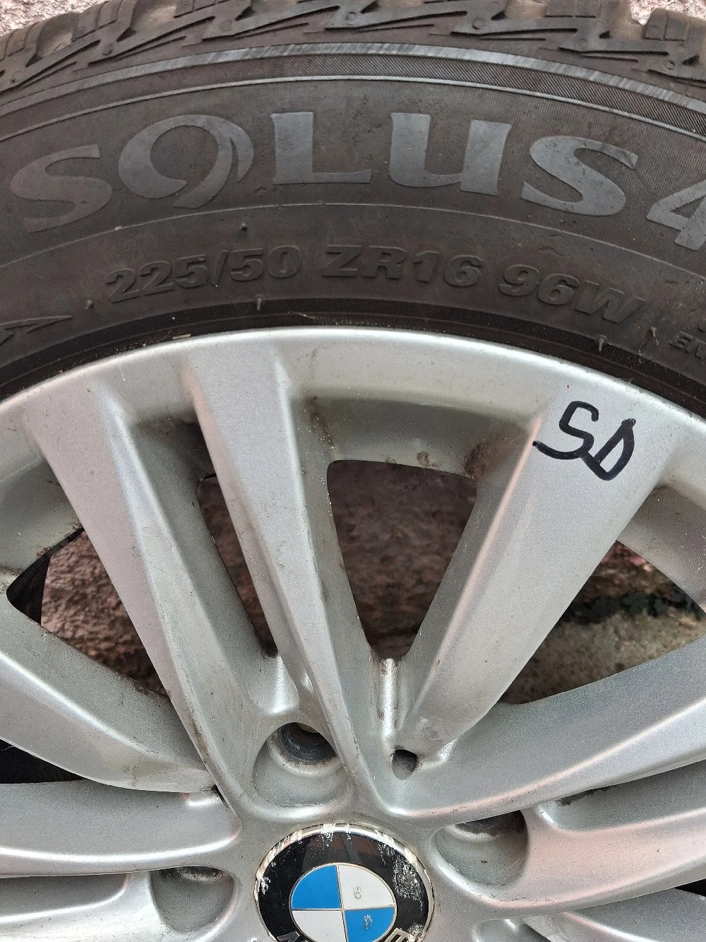 vând  4 jeante cu anvelope  vară-iarnă  pt.BMW