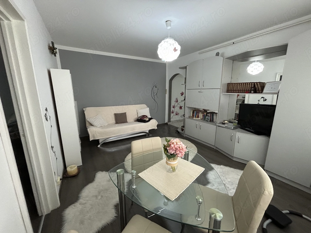 Închiriez apartament 2 camere str. Cuza Vodă