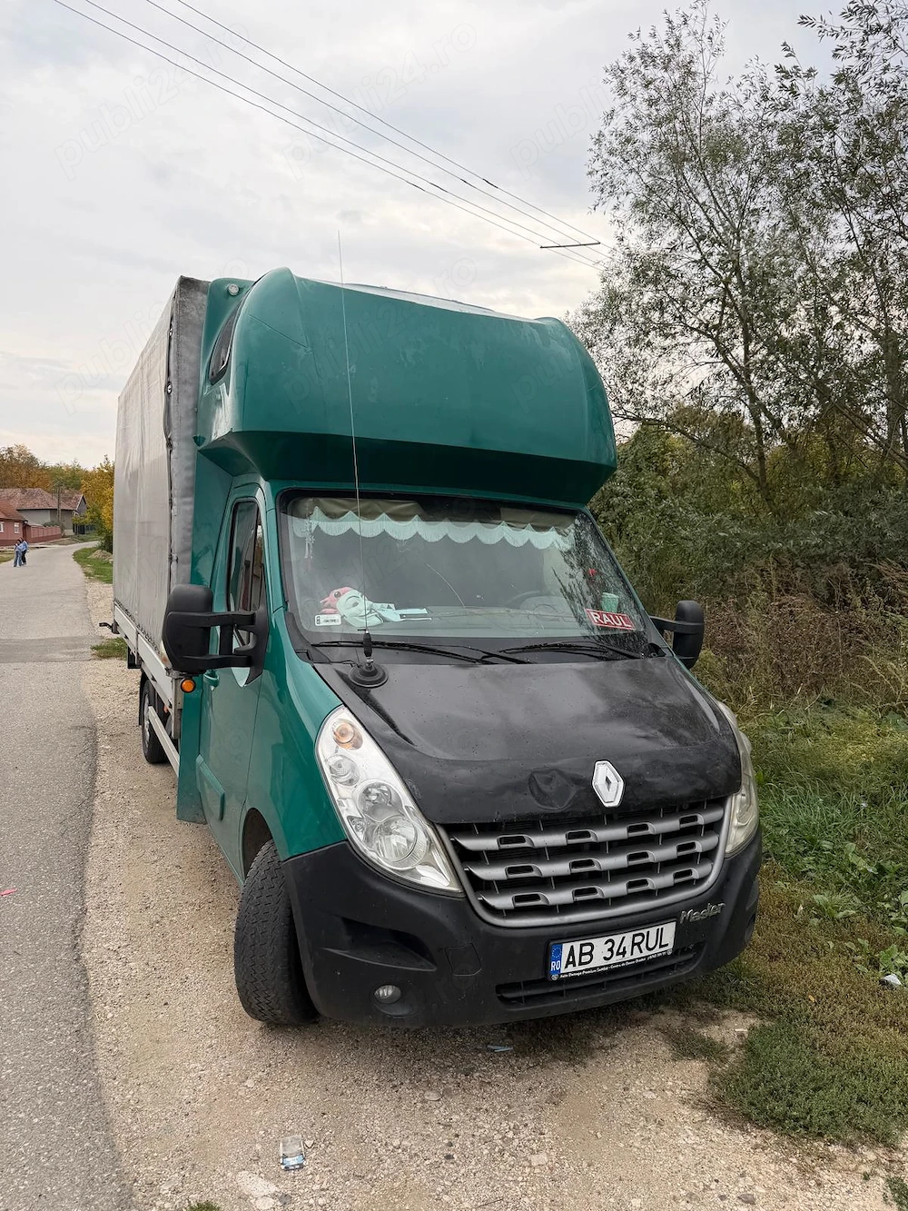 Vând prelata Renault master. 