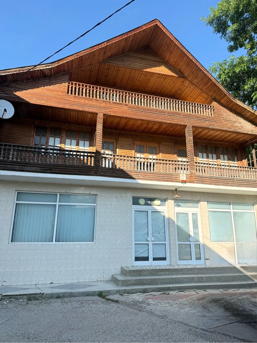 Vad casa intr o zona de munte frumoasa și linistita!
