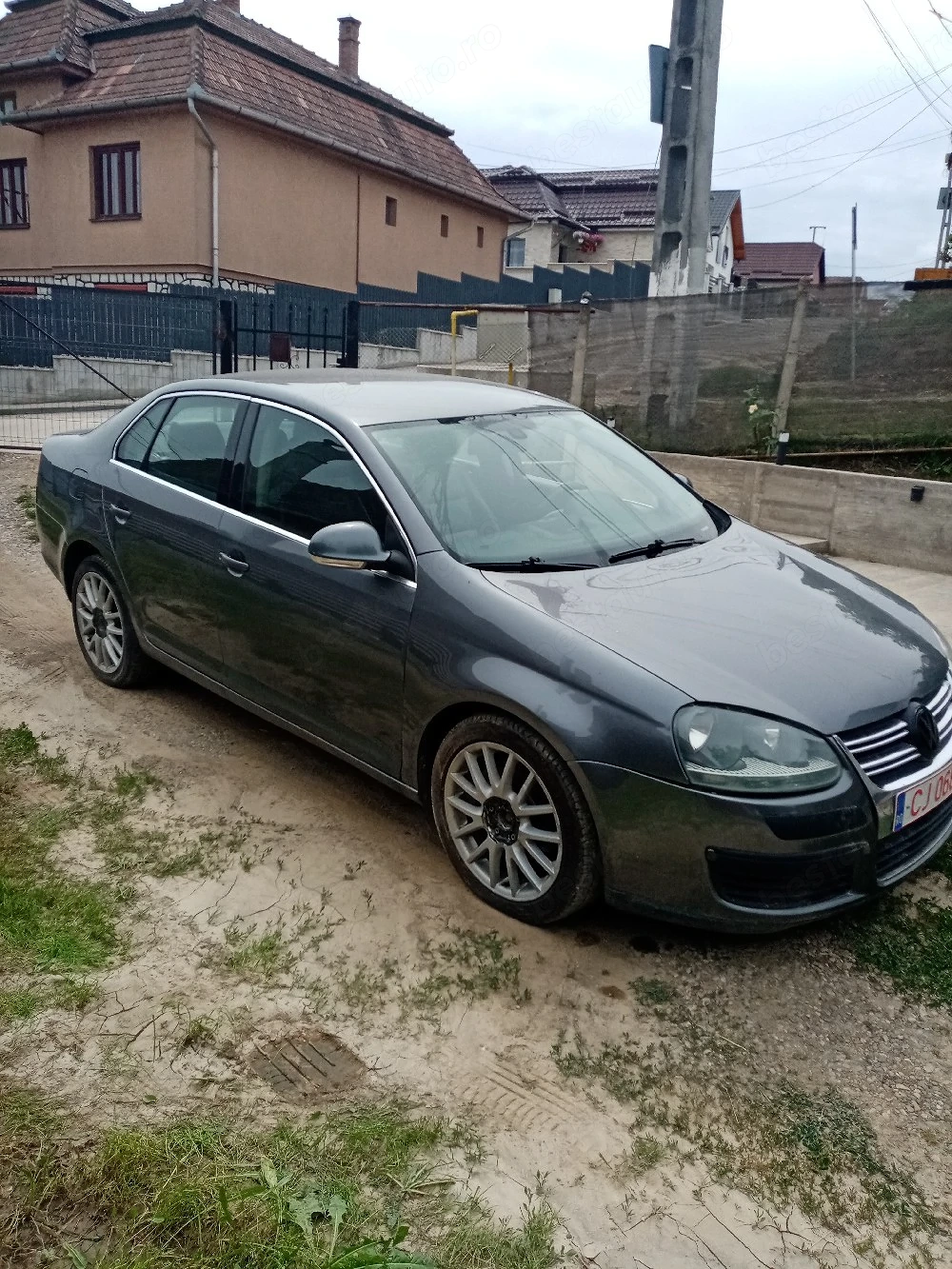 Vand vw jetta an 2005 motor 1.9 tdi 105 cp 
