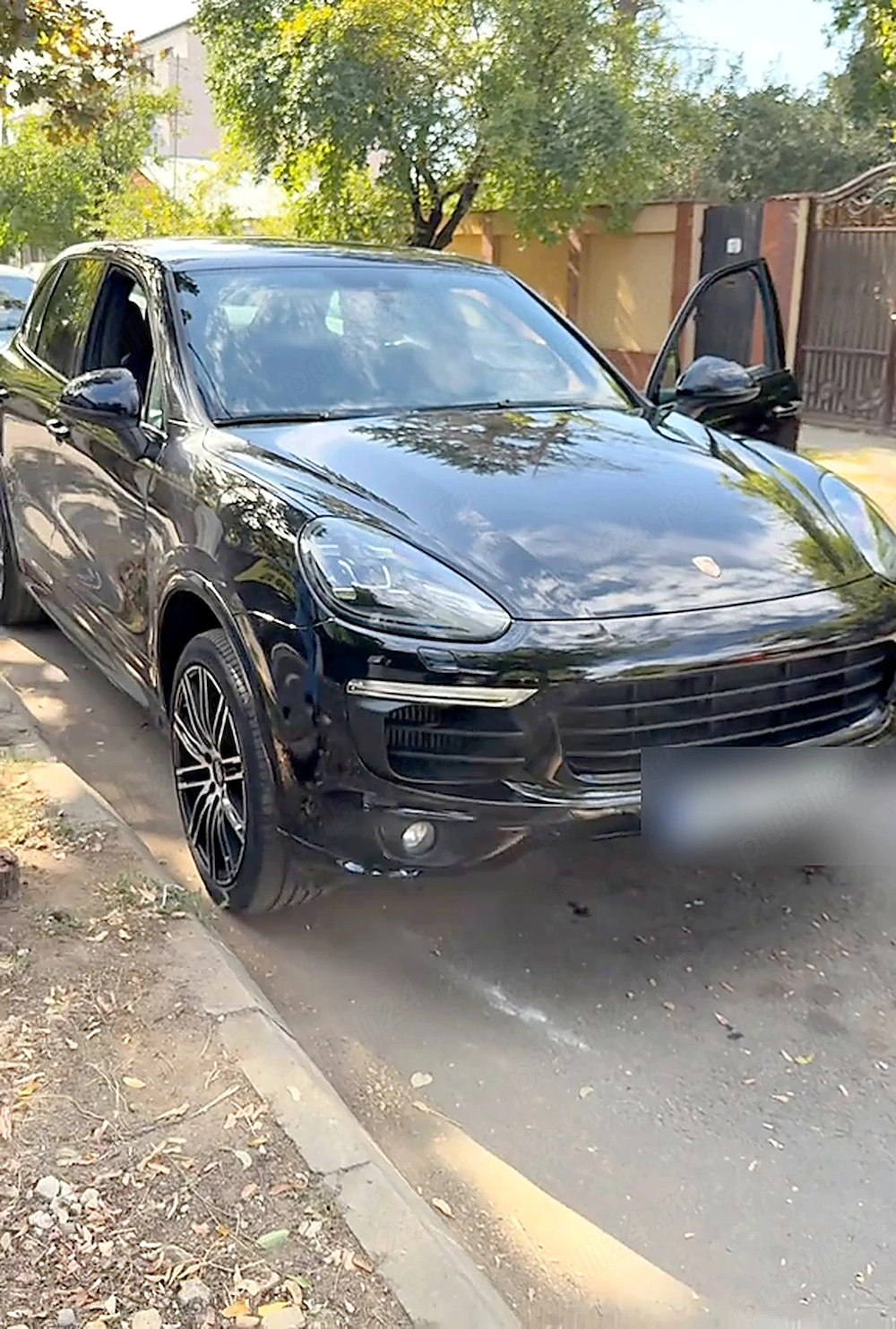 Porsche Cayenne Platinum Edition - Panoramic