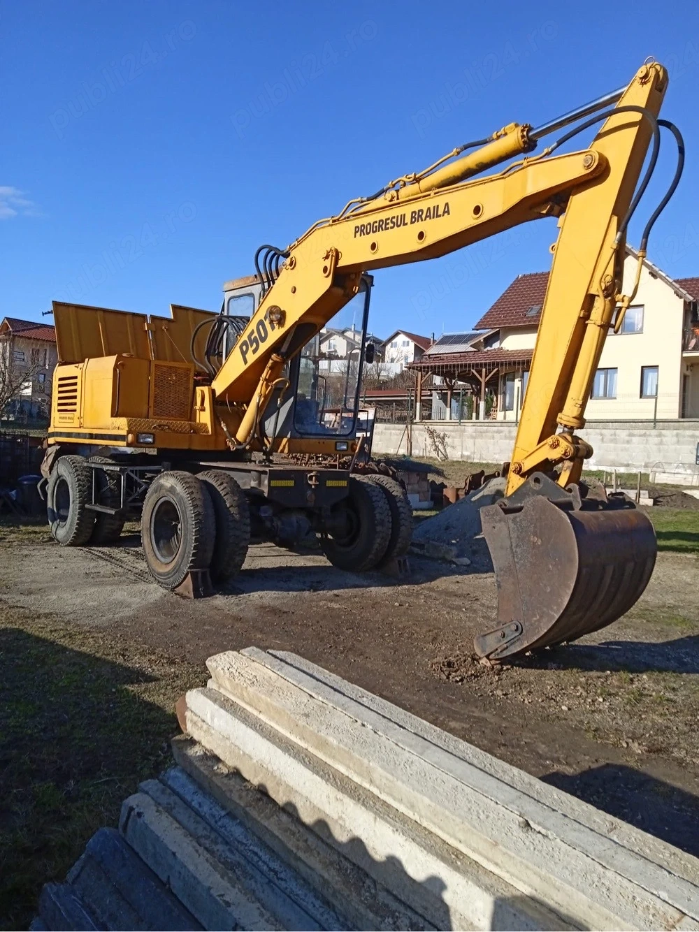 Vand sau schimb excavator.