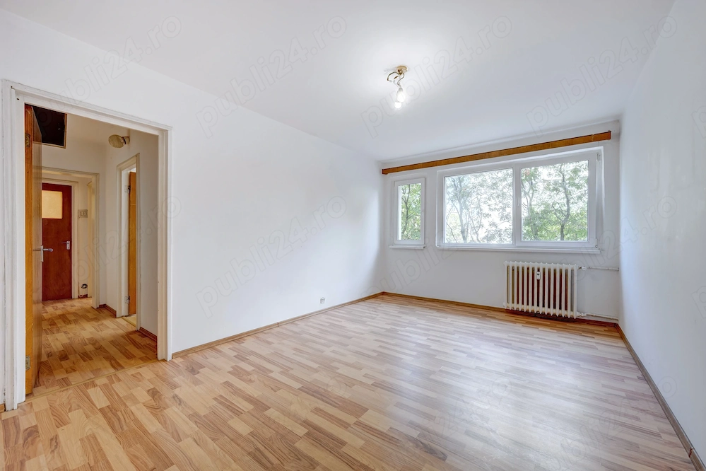 Apartament 3 camere - Titan Metrou (100 m), luminos, bloc reabilitat   0%