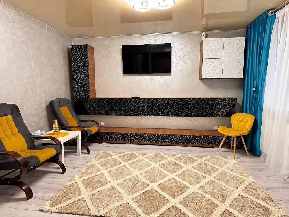    Apartament cu 3 camere de închiriat   Micro 20