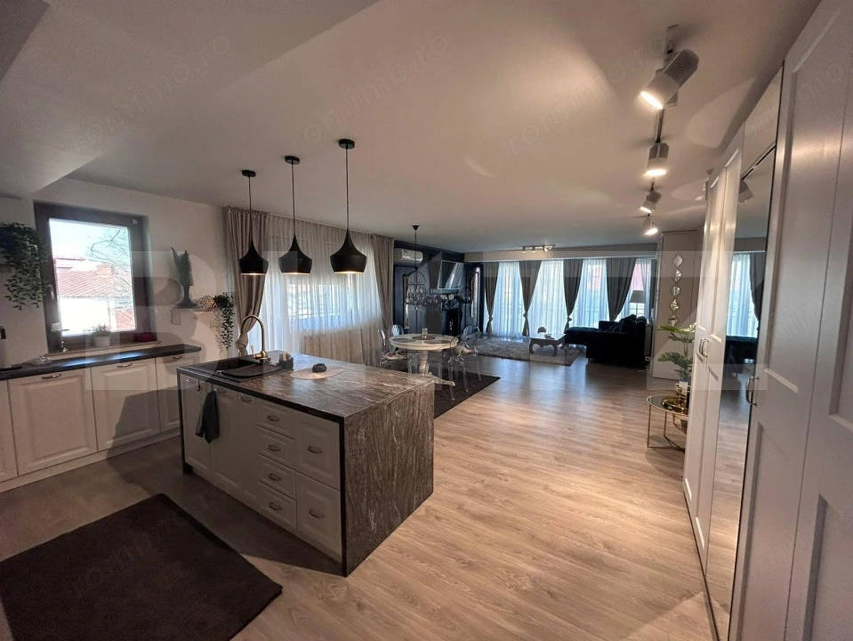 Apartament cu 3 camere, 87 mp, zona Ramada