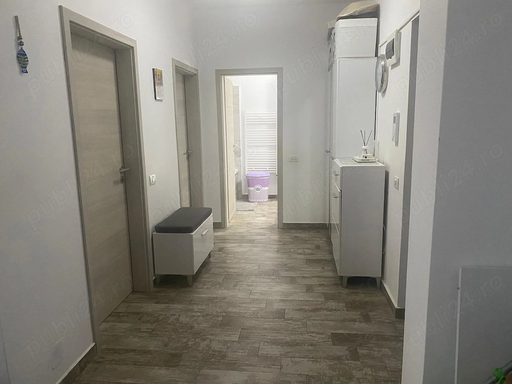 Apartament 2 camere ,Bucuresti Sector 4, vis-a-vis Metrou Berceni, loc parcare inclus in pret.