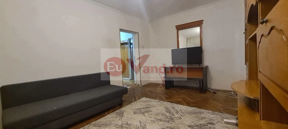 De vanzare apartament cu 2 camere, central, Bloc BR, et. 2, 76.000 euro