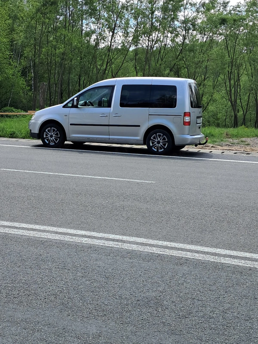 Vand vw caddy 1.9 tdi 2010 negociabil