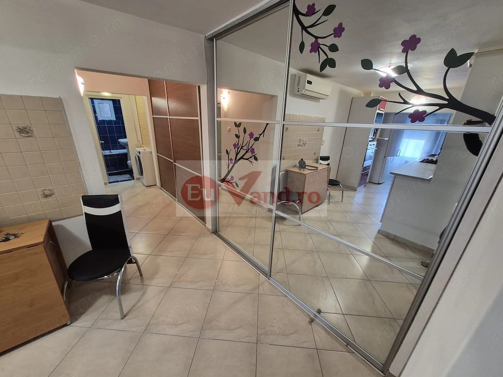 De inchiriat apartament cu 3 camere, etaj 3, Micro 16, 450 euro