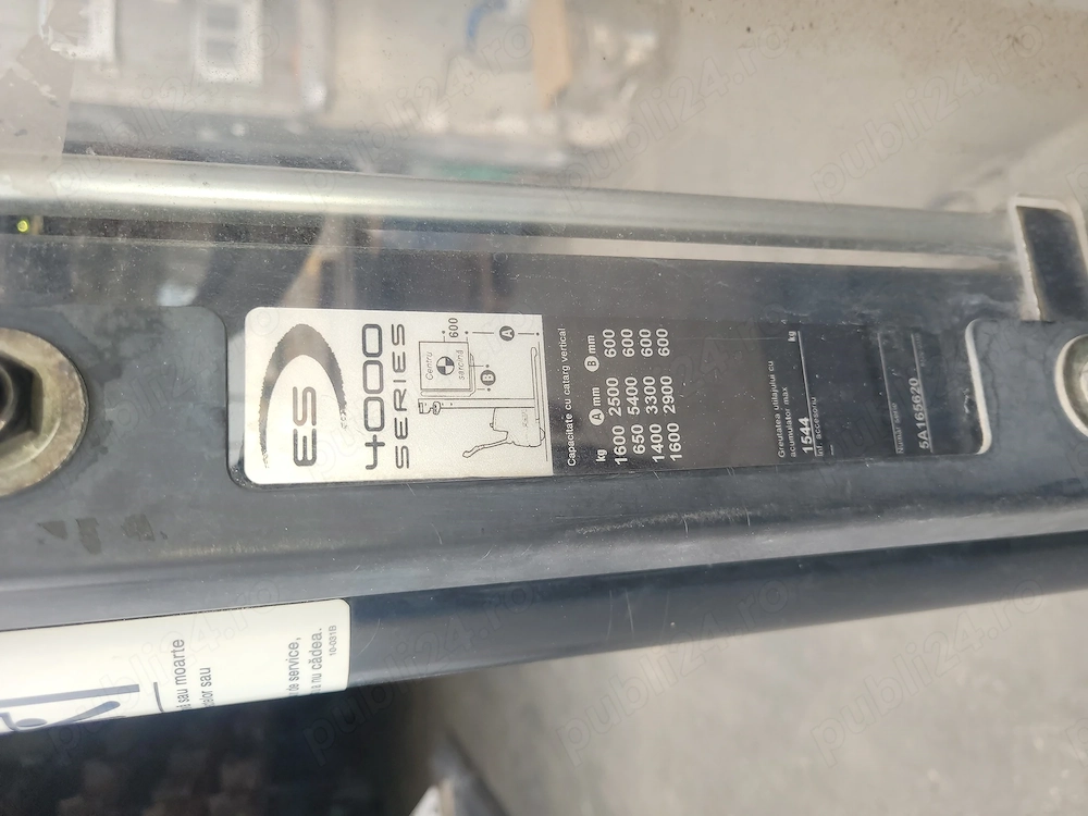 Vand transpaleta electrica cu catarg CROWN, ridicare 1600 kg, inaltime ridicare 5,4 m, 9.000 eur neg