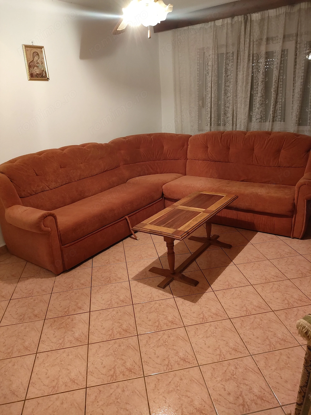 zona Girocului. decomandat, centrala proprie, parter