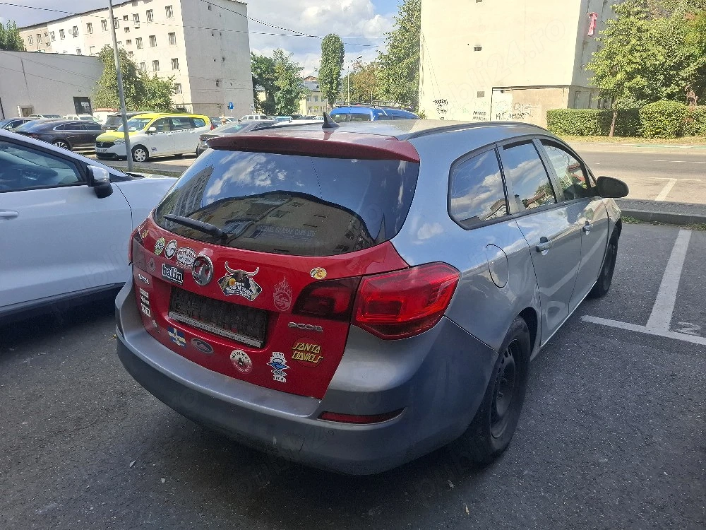 opel   astra j  17 dtr     nu are acte vand sau dezmembrez 1000euro