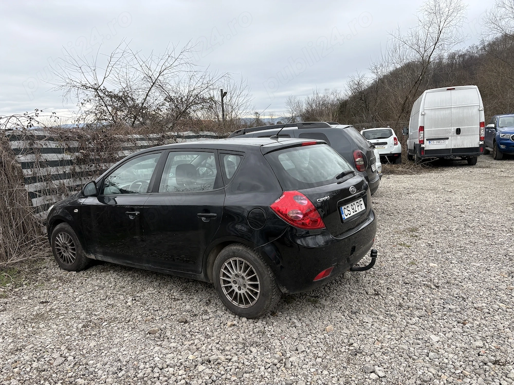 Vând Kia ceed 2010