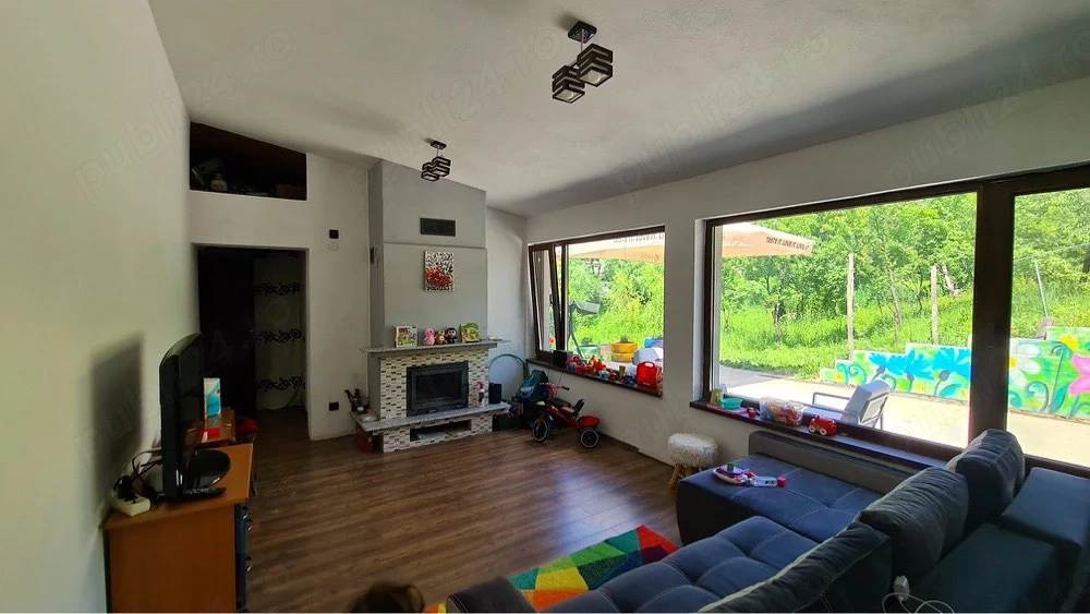 Casa cu teren generos, zona deal