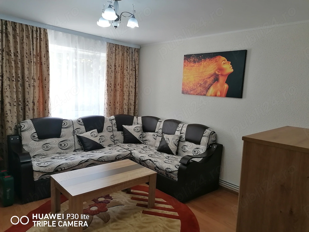 Apartament de închiriat cu 3 camere zona Unirii Tratoria 