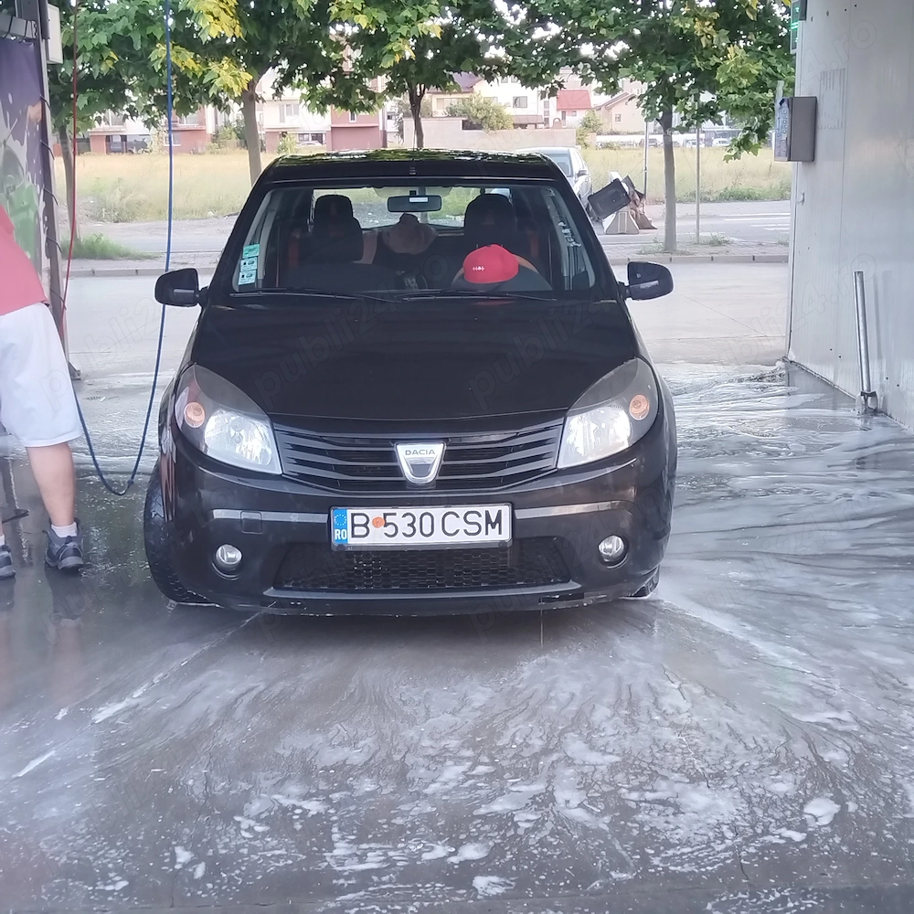 Vand dacia sandero 2011,cu doar 108175km