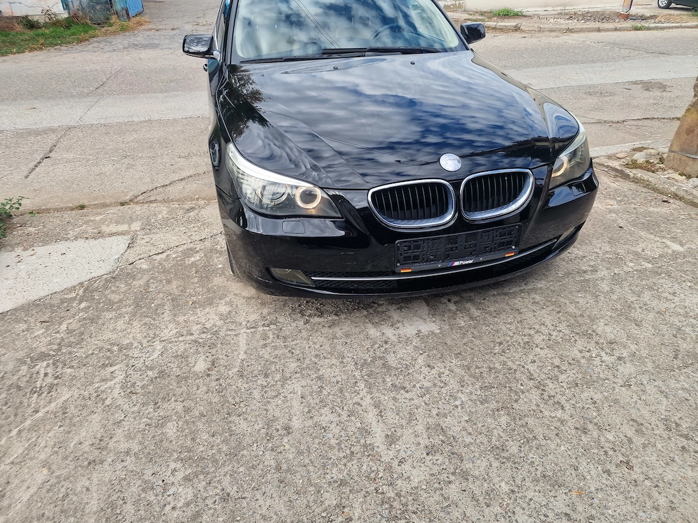 Vând BMW 525 i Manuala