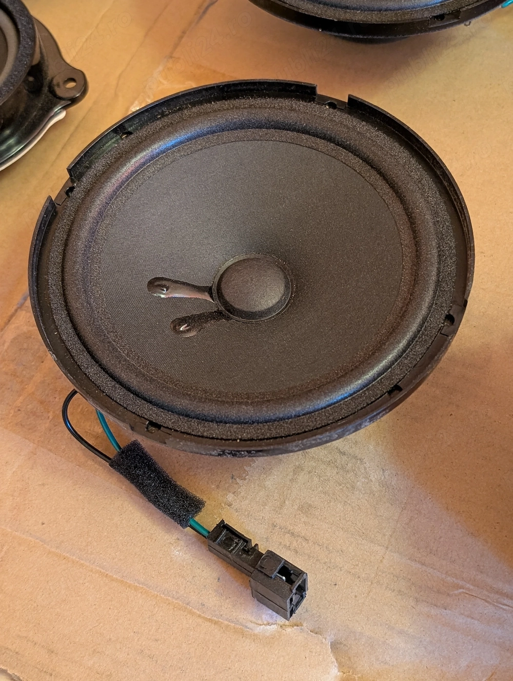 Boxa/difuzor bass usa fata Audi A6 C6/4F 2005-2011