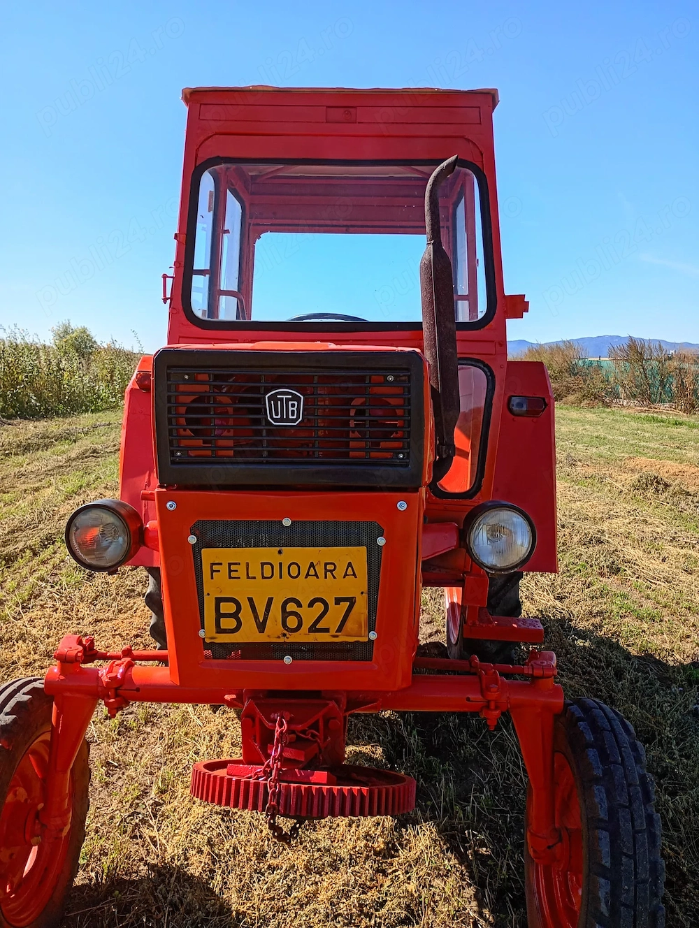 Vând tractorU445 L + remorcă in stare foarte bună de funcționare preț 5500E