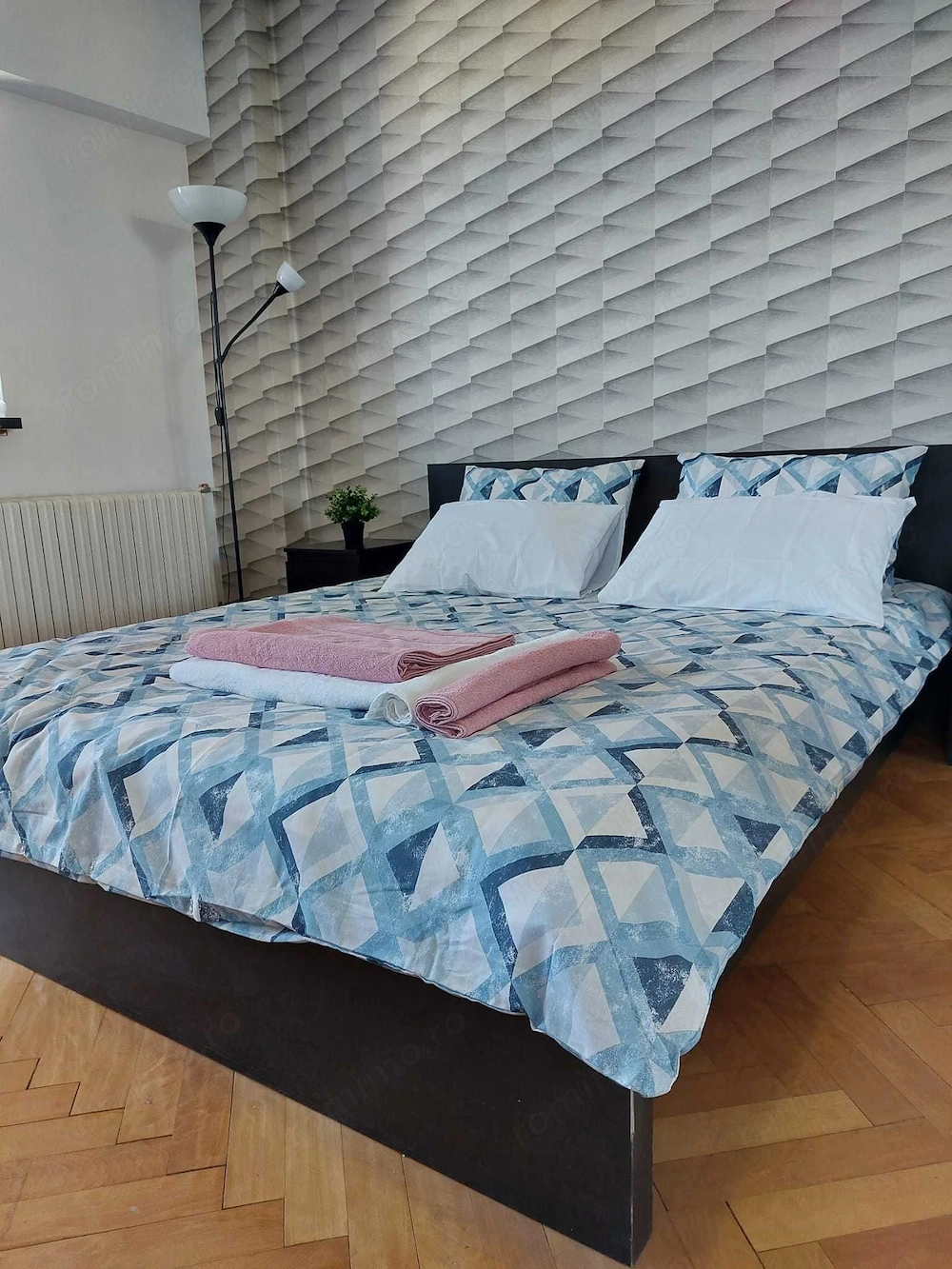 Închiriere Garsonieră 44 mp Bd. Unirii, Decomandată, 2 Balcoane, Pază