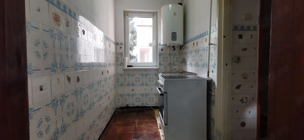 Vând apartament cu trei camere