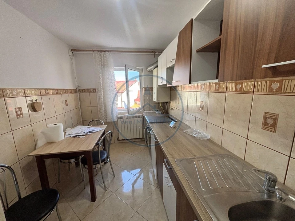 Apartament cu 4 camere de închiriat, zona Ștefan cel Mare!