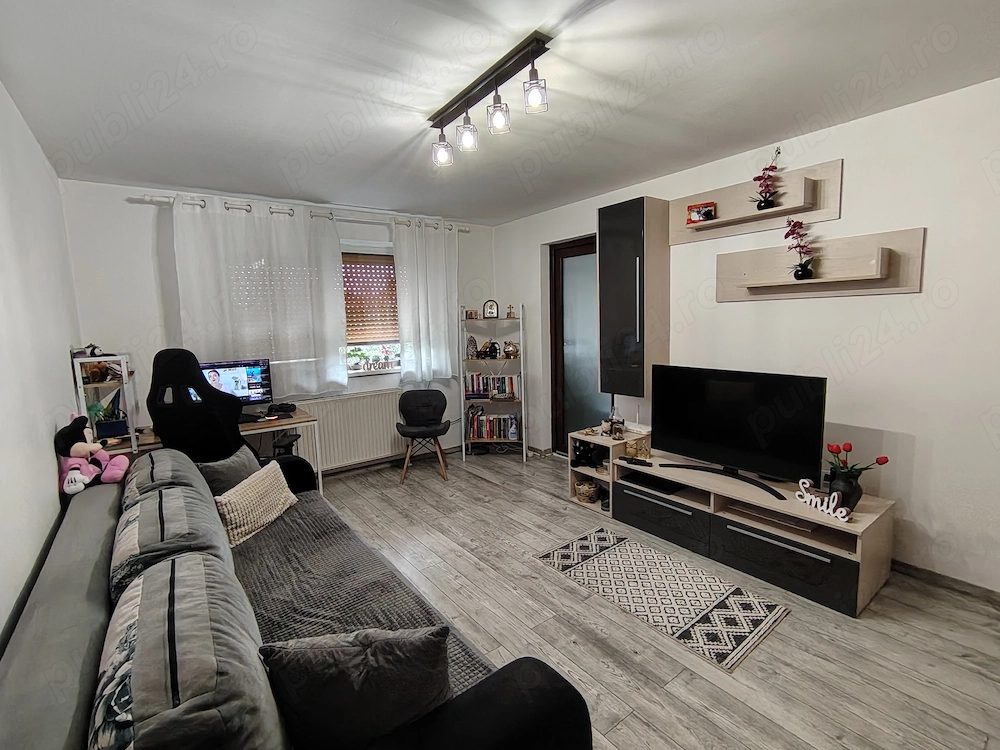 De vanzare apartament 2 camere, Săcălaz, Centru
