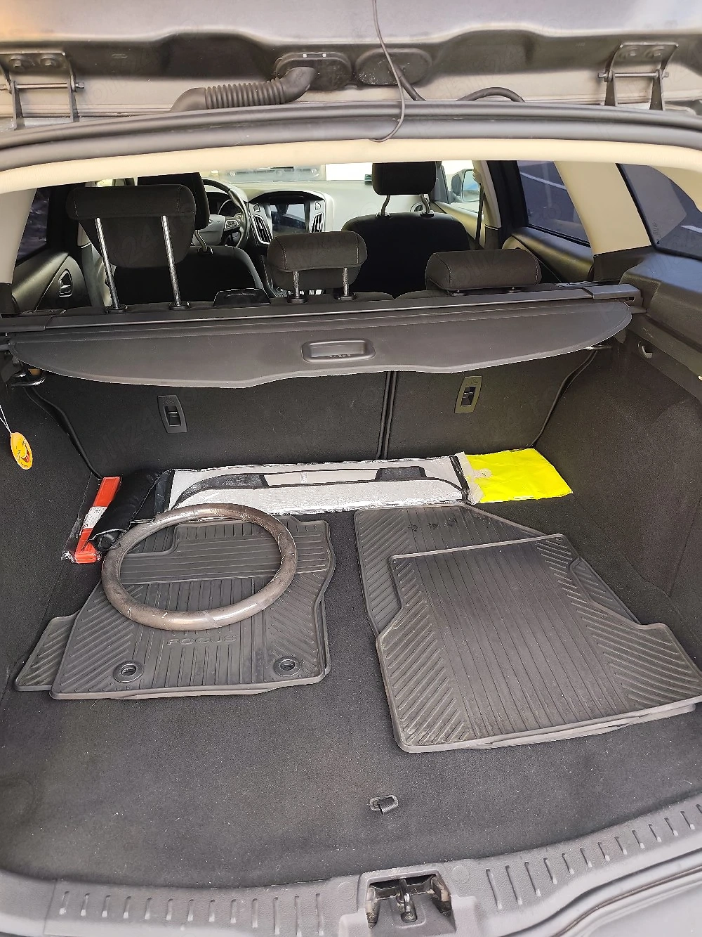 vând ford focus MK3 break 