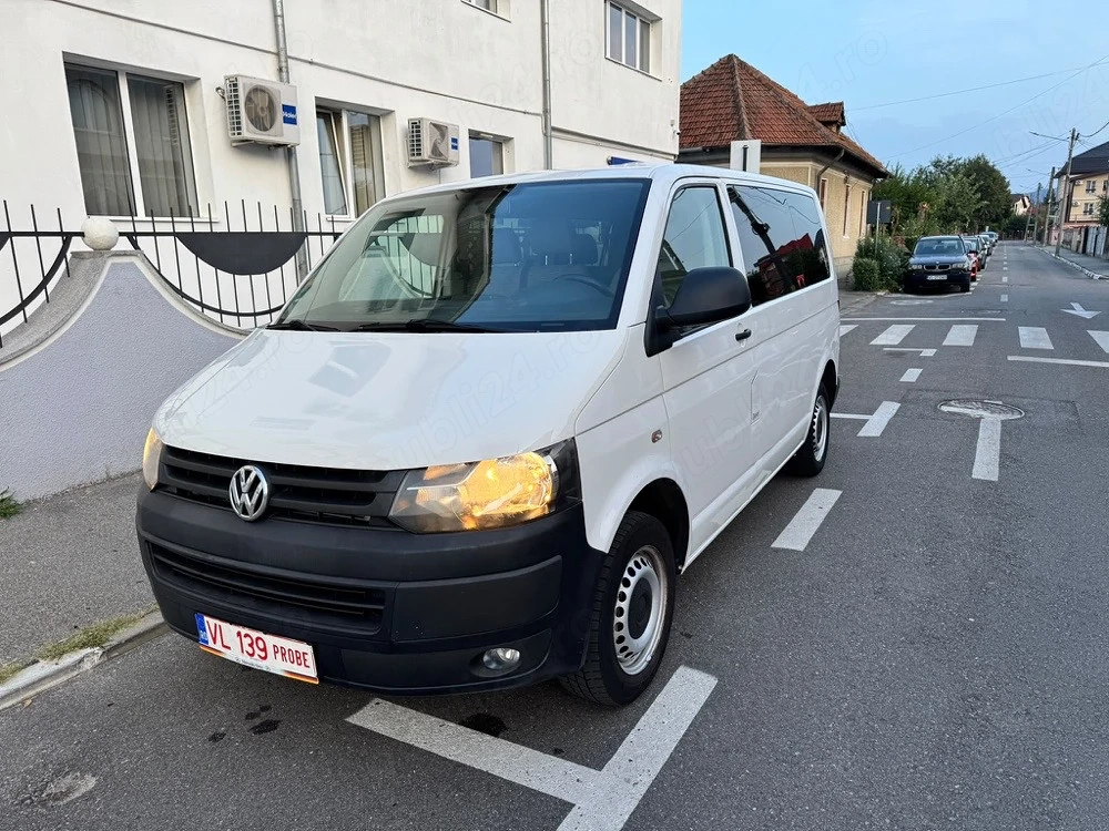 VW Transporter T5, 2011, 8+1 locuri