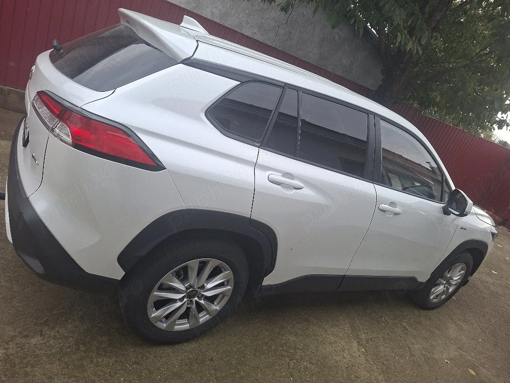 vand toyota corola cross 