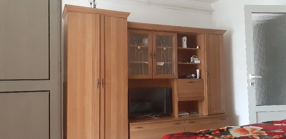 Închiriez garsonieră conf.1 .