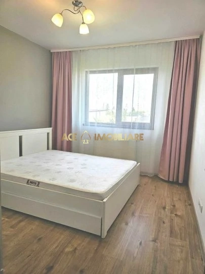 2 Camere de inchiriat | Central | Centrala Proprie | Parcare