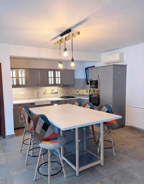 2 Camere de inchiriat | P-ta Romana | Centrala | Mobilat Partial | 95MP