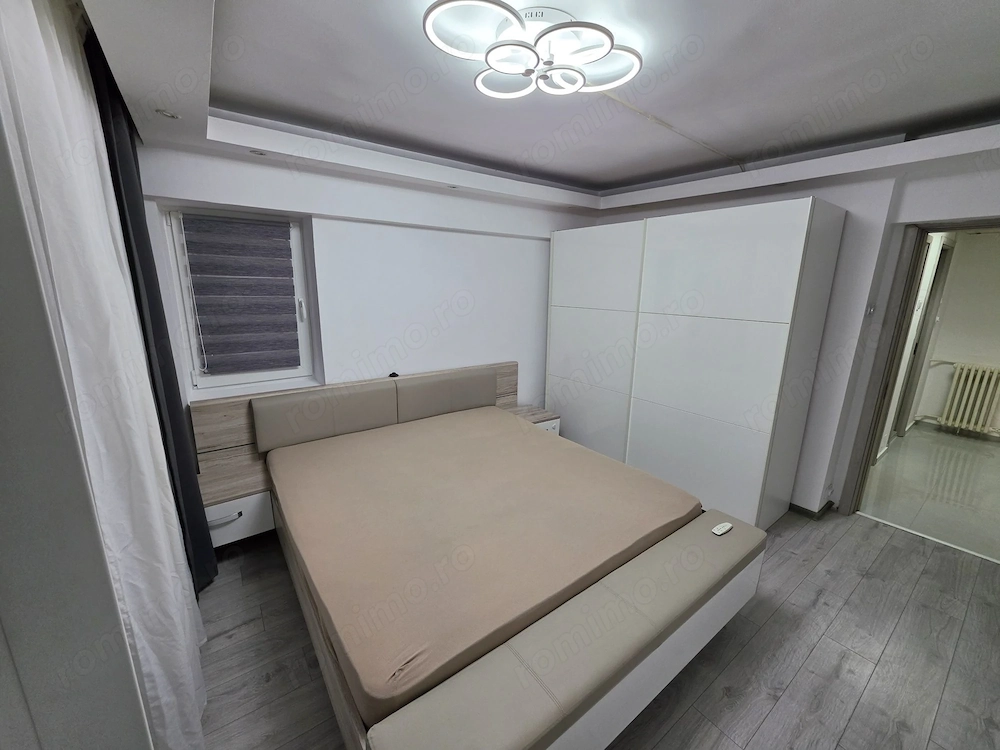 Închiriere 2 Camere Bd. Unirii, Parcare Inclusă, Renovat, 2 Balcoane