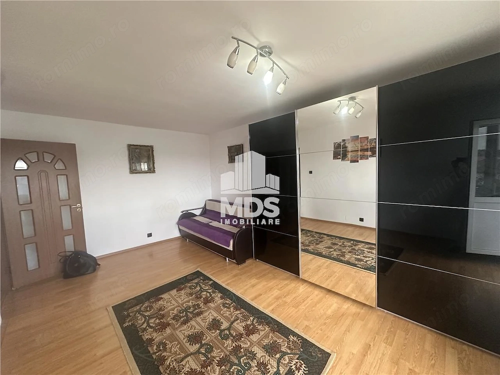 Decomandat cu 2 balcoane, et 3, mobilat, linga Shopping City