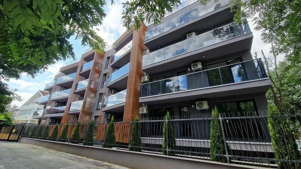 Garsoniera impecabila cu loc parcare subteran zona Decebal