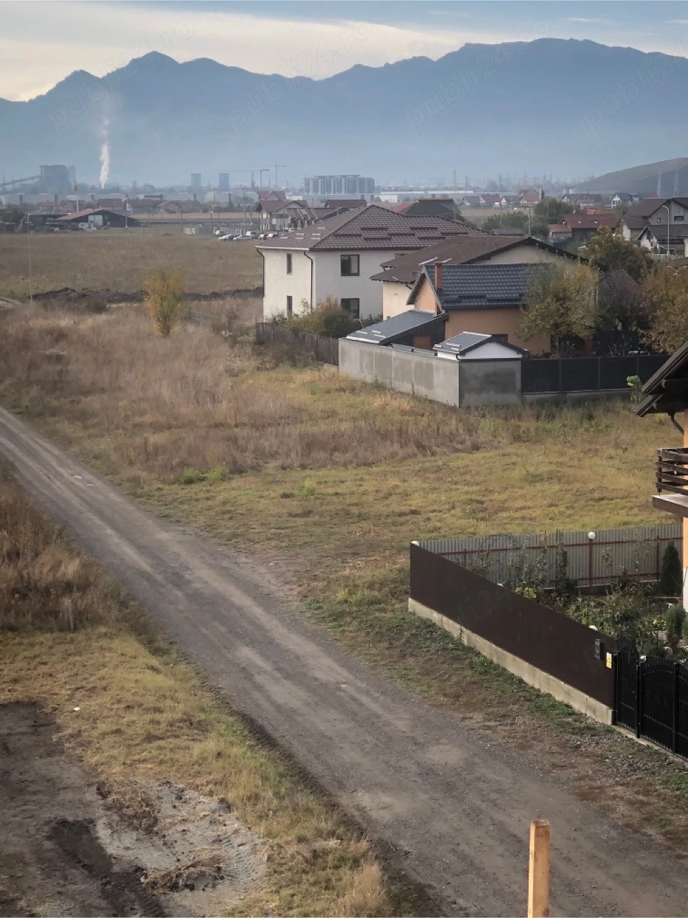 Vand parcela teren 600 mp cu utilitati loc Sanpetru jud Brasov