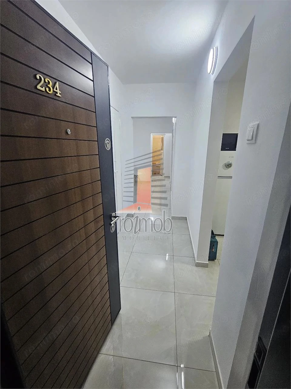 Apartament 3 camere decomandat, renovat recent-centrala proprie