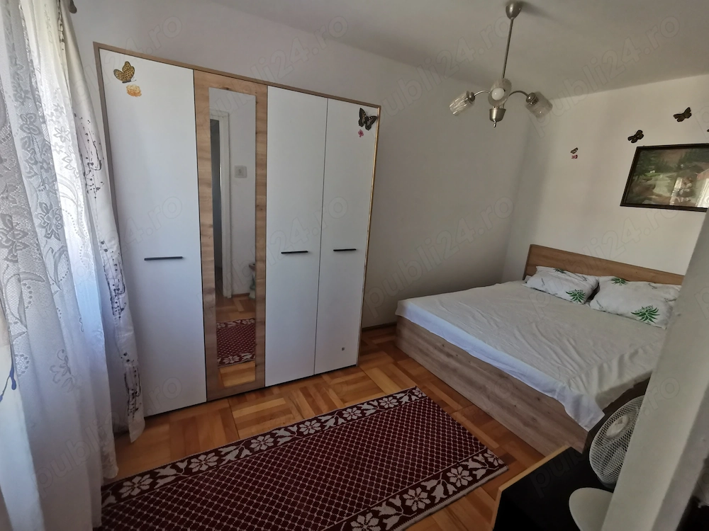 Vând apartament cu 3 camere în Vlaicu Arad 