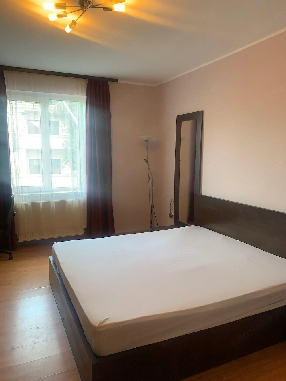 Închiriez apartament cu 2 camere în centrul civic Brașov