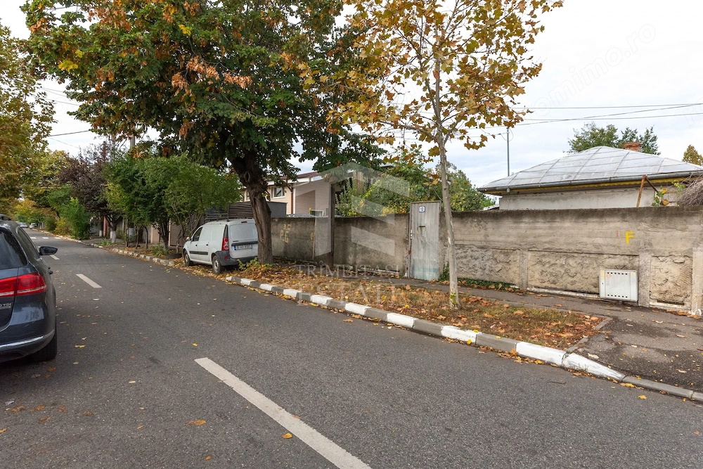 Straulesti - str. Pietrosita nr. 10, Casa demolabila cu teren 388 mp