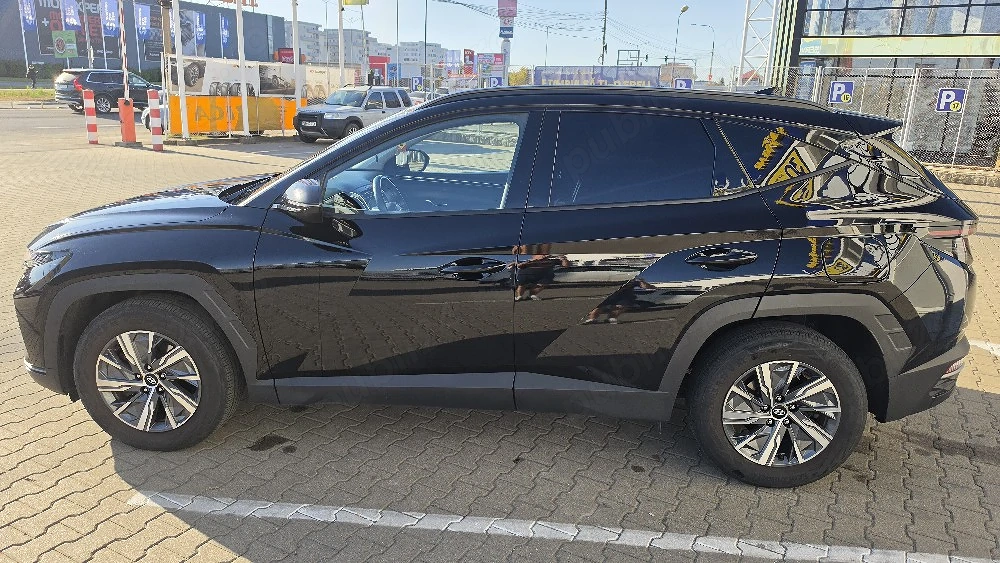 Vând Hyundai Tucson, motorizare 1.6 benzină, 150 CP, cutie de viteze manuală, cumpărată de nouă, cu 