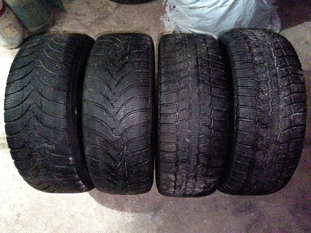 Anvelope iarnă 215 55 R16 