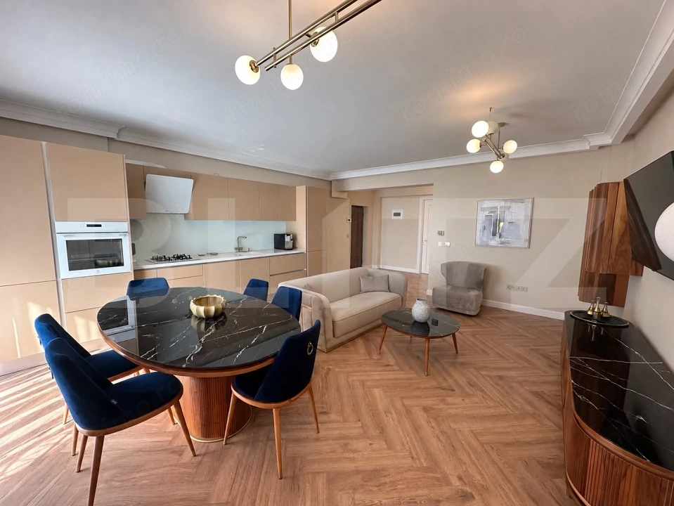 Penthouse de închiriat, 143.20 mp, zona Independenței