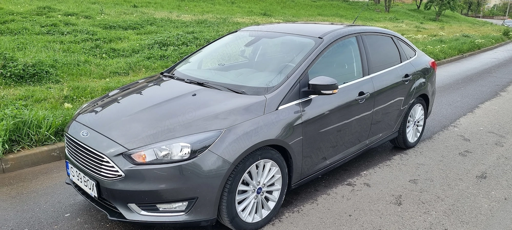 Ford Focus sedan 2016