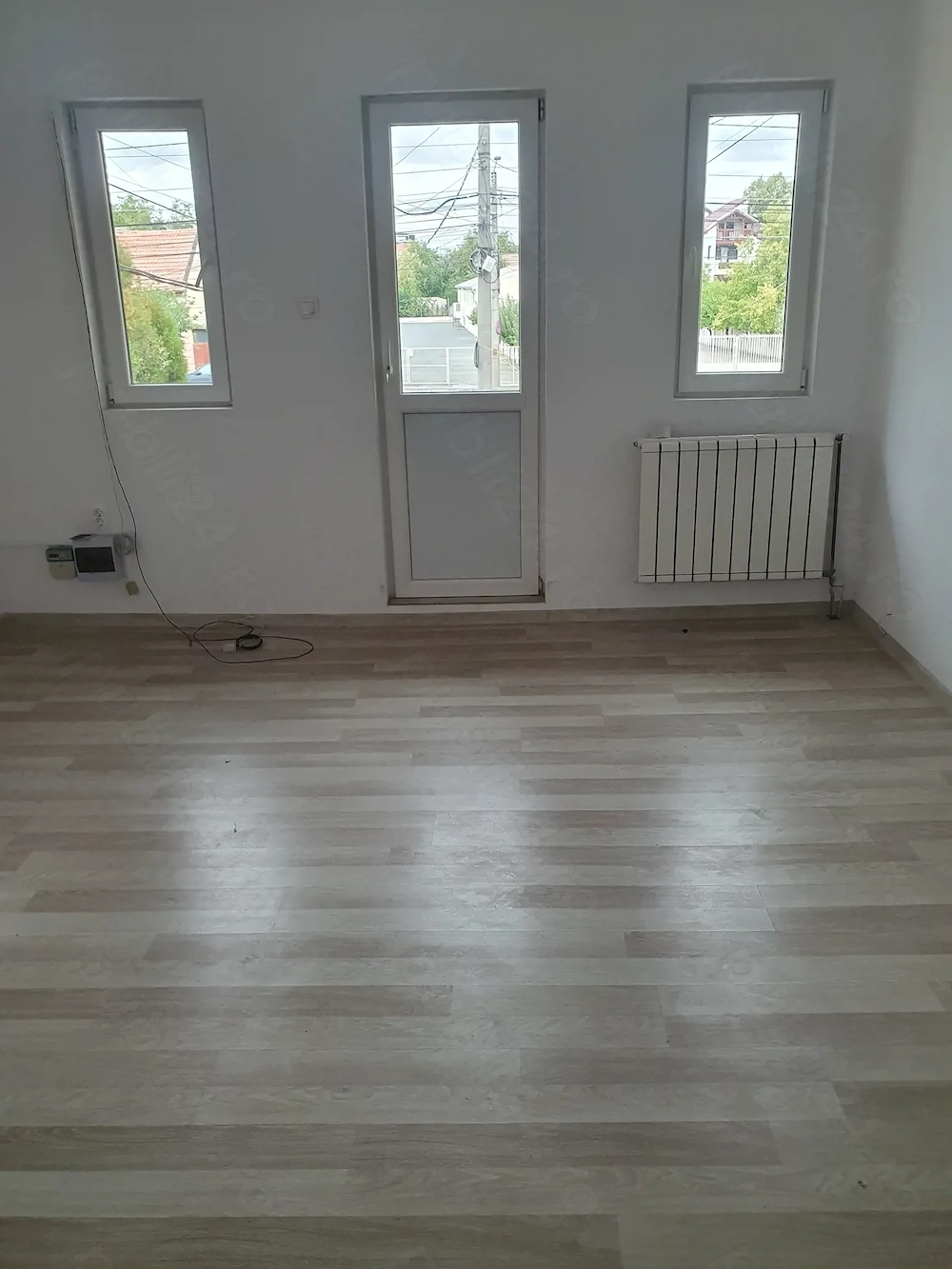 Spatiu pentru depozitare la  exterior , pentru diverse obiecte , mărfuri,  
